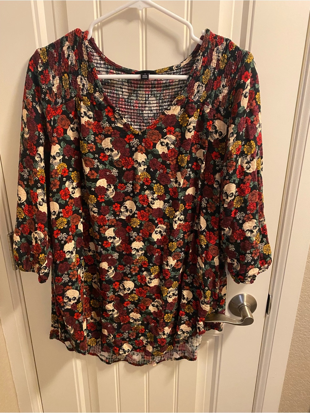 Torrid 1 Top Skulls Half Sleeve Blouse 1X Shirt Floral